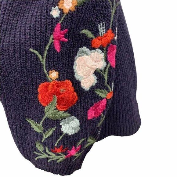 American Eagle Floral Embroidered Sweater M - Picture 12 of 12
